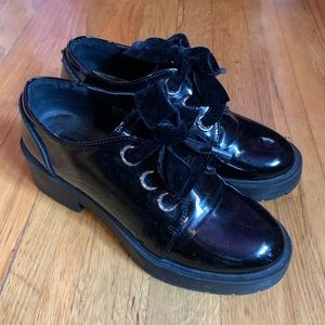 women's patent heeled oxfords